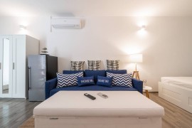 Appartamento 'Home 101' con vista mare, Wi-Fi e aria condizionata, Calasetta, Sant'Antioco