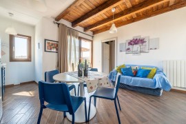 Appartamento 'Sardegna Relax Attic' con vista mare, Wi-Fi e aria condizionata, Quartu Sant'Elena, Campidano