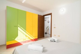 Appartamento 'Cala Biriala' con vista sulle montagne, terrazza privata e Wi-Fi, Italy, Orosei, Golfo di Orosei