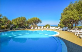 Appartamento vista mare con parcheggio, aria condizionata, piscina e WiFi, Italia, Badesi, Olbia-Tempio