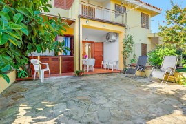 Casa vacanze 'Villetta Bougainvillea' con terrazza e aria condizionata, Italia, San Teodoro, Olbia-Tempio