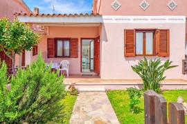 Casa vacanze 'Villetta Serena' con terrazza privata, giardino privato e aria condizionata, Italia, Case Peschiera-Lu Fraili, San Teodoro