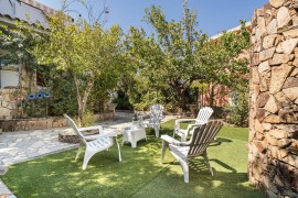 Casa vacanze 'Al Mare Da Pépé' vicino alla spiaggia con terrazza, giardino e aria condizionata, Italy, Budoni, Olbia-Tempio