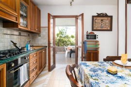 Casa vacanze 'Al Mare Da Pépé' vicino alla spiaggia con terrazza, giardino e aria condizionata, Italy, Budoni, Olbia-Tempio