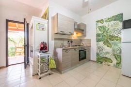 Appartamento 'Jungle Room' Quartu sant'Elena, Wi-Fi e Aria Condizionata, Italy, Terra Mala, Cagliari e Dintorni