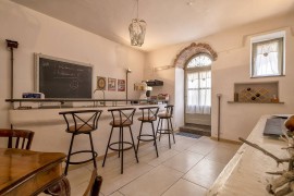 Appartamento 'The Bar 2 Live In' con Wi-Fi, Italy, Chiaramonti, Provincia di Sassari