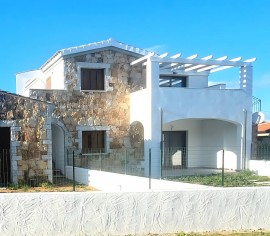 Appartamento 'San Teodoro In Villa' con vista sulle montagne, terrazza privata e aria condizionata, Italy, Suaredda, San Teodoro