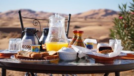 Dormire in tenda di lusso nel Deserto, Morocco, Taouz, Meknès-Tafilalet region