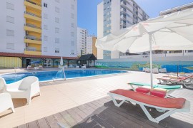 Appartamento 'Rocha Retreat' con piscina privata, balcone e Wi-Fi, Portugal, Praia da Rocha, Portimao