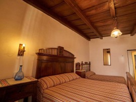 Casa di campagna 'Tragaluz Il' con vista sulle montagne, terrazza condivisa e Wi-Fi, Portugal, Fuenteheridos, Sierra de Aracena y Picos de Aroche