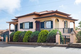 Appartamento 'Maria' con vista mare, balcone e Wi-Fi, Portugal