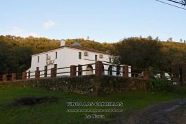 Casa di campagna 'Las Cabrillas La Nava' con vista sulle montagne, piscina e aria condizionata, Portugal, La Nava, Sierra de Aracena y Picos de Aroche