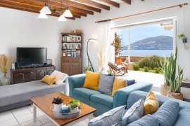 Villa 'Peristeri' con vista mare, Wi-Fi e aria condizionata, Turkey, Lero