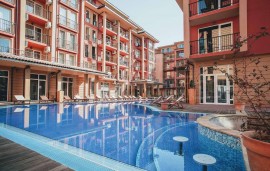 Apartment with Beautiful Pool and Sunny View, Bulgaria, Sunny Beach, Distretto di Burgas