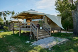 Appartamento monolocale 'Suite Glamping Vicino Al Mare' con terrazza privata e Wi-Fi, Piombino, Costa degli Etruschi