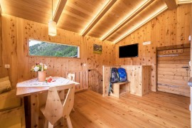 Affascinante Appartamento Kornkammer Lodge con Vista Montagna, Wi-Fi e Giardino; Parcheggio disponib, Naturno, Gruppo Tessa