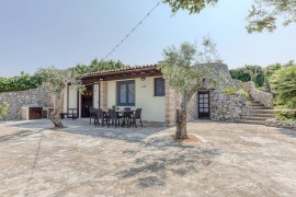 Villa 'Lu Munte' con vista mare, Wi-Fi e aria condizionata, Gagliano del Capo, Provincia di Lecce