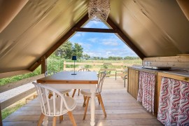 Glamping 'Tenda Safari Vicino Al Mare' con giardino condiviso, Wi-Fi e aria condizionata, Piombino, Costa degli Etruschi