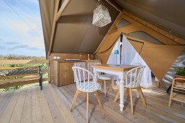 Glamping 'Tenda Safari Vicino Al Mare' con giardino condiviso, Wi-Fi e aria condizionata, Piombino, Costa degli Etruschi