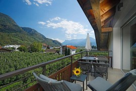 Appartamento 'Stöckerhof Sonne' con vista sulle montagne, piscina in comune e Wi-Fi, Merano, Alpi Sarentine