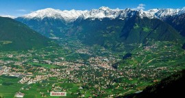 Appartamento 'Stöckerhof Sonne' con vista sulle montagne, piscina in comune e Wi-Fi, Merano, Alpi Sarentine