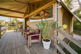 Appartamento monolocale 'Suite Glamping Vicino Al Mare' con terrazza privata e Wi-Fi, Piombino, Costa degli Etruschi