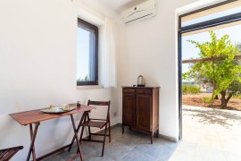 Casa vacanze 'Fico' con terrazza privata, giardino privato e aria condizionata, Castellana Grotte, Provincia di Bari