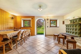 Casa vacanze 'Cechin' con vista sulle montagne, giardino privato e balcone, Borgo Lares, Prealpi Gardesane