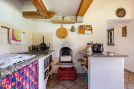 Casa vacanze 'Cechin' con vista sulle montagne, giardino privato e balcone, Borgo Lares, Prealpi Gardesane