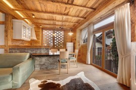 Appartamento 'Chalet Deluxe' con vista sulle montagne, giardino in comune e Wi-Fi, Lana di Mezzo, Lana