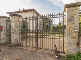 Vendita Villa unifamiliare in via Andrea della Robbia Arezzo. Buono stato, posto auto, con terrazza,