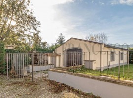 Vendita Villa unifamiliare in via Andrea della Robbia Arezzo. Buono stato, posto auto, con terrazza,