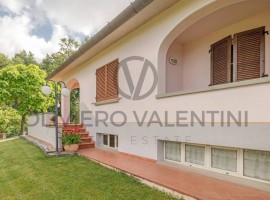 Vendita Villa unifamiliare in Località Scopetone 63B Arezzo. Ottimo stato, posto auto, con terrazza,