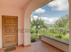 Vendita Villa unifamiliare in Località Scopetone 63B Arezzo. Ottimo stato, posto auto, con terrazza,