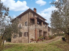 Vendita Casale in Località Pieve a Maiano Arezzo. Ottimo stato, 448 m², rif. 108422199 Vendita Casal