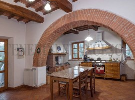 Vendita Casale in Località Pieve a Maiano Arezzo. Ottimo stato, 448 m², rif. 108422199 Vendita Casal