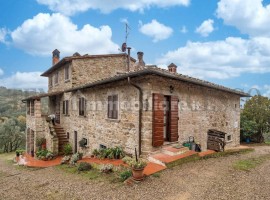 Vendita Casale in Località Pieve a Maiano Arezzo. Ottimo stato, 448 m², rif. 108422199 Vendita Casal