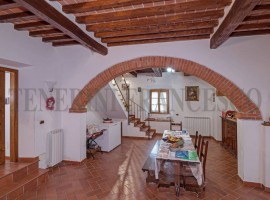 Vendita Casale in Località Pieve a Maiano Arezzo. Ottimo stato, 448 m², rif. 108422199 Vendita Casal