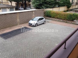 Vendita Appartamento Arezzo. Trilocale in via Mincio 67. Buono stato, primo piano, posto auto, con t