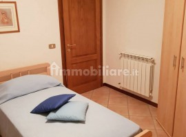 Vendita Appartamento Arezzo. Trilocale in via Mincio 67. Buono stato, primo piano, posto auto, con t