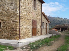 Vendita Casale in Località Battifolle Arezzo. Ottimo stato, posto auto, 300 m², rif. 111515129 Vendi