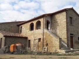 Vendita Casale in Località Battifolle Arezzo. Ottimo stato, posto auto, 300 m², rif. 111515129 Vendi