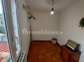 Vendita Appartamento Arezzo. Trilocale in Località Chiassa Superiore 32. Buono stato, primo piano, p