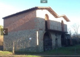 Vendita Rustico in Stradone di Villarada 10 Arezzo. Da ristrutturare, posto auto, 400 m², rif. 82488