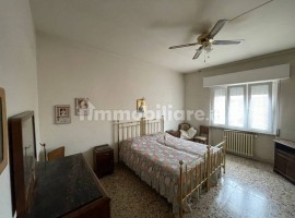 Vendita Appartamento in via Marco Perennio 21. Arezzo. Buono stato, quarto piano, con balcone, risca