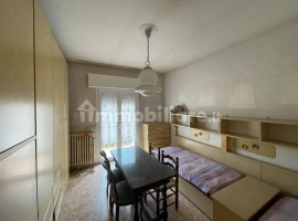 Vendita Appartamento in via Marco Perennio 21. Arezzo. Buono stato, quarto piano, con balcone, risca