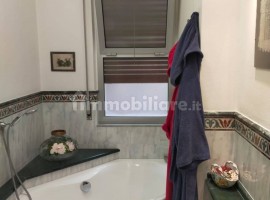 Vendita Appartamento in via Erbosa 19. Arezzo. Ottimo stato, quarto piano, posto auto, con terrazza,