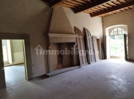 Vendita Villa unifamiliare in Località Vignale 11 Arezzo. Da ristrutturare, posto auto, 840 m², rif.