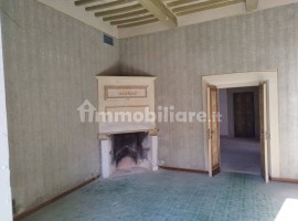 Vendita Villa unifamiliare in Località Vignale 11 Arezzo. Da ristrutturare, posto auto, 840 m², rif.