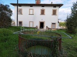 Vendita Villa unifamiliare in Località Vignale 11 Arezzo. Da ristrutturare, posto auto, 840 m², rif.